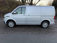 Usado VW Transporter Highline 150 HP (110 kW) 2023 Prateado Van