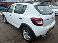 Begagnad Dacia Sandero Lauréate 2014 Vit Halvkombi