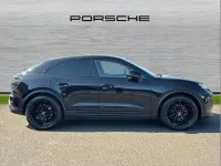 New Porsche Macan 300 kW (408 HP) 2026 Black SUV