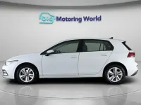 Używany VW Golf VIII S 150 KM (110 kW) 2022 Biały Hatchback
