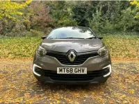 Usado Renault Captur Iconic 90 CV (66 kW) 2018 Gris SUV