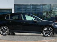 Second-hand VW Golf VIII R-line 150 CP (110 kW) 2025 Negru