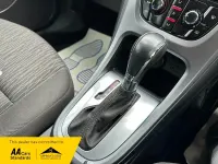 Used Vauxhall Astra Design Edition 115 HP (84 kW) 2013 Silver Hatchback