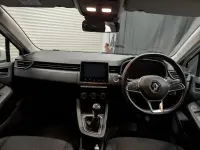 Used Renault Clio Iconic 75 HP (55 kW) 2020 White Hatchback