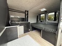 Second-hand Peugeot Boxer 110 CP (80 kW) 2015 Argintiu Van