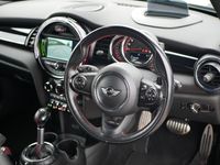 Używany Mini John Cooper Works Hatch 231 KM (169 kW) 2017 Srebrny Hatchback