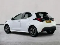 Used Toyota Yaris Hybrid Design 116 HP (85 kW) 2022 White Hatchback