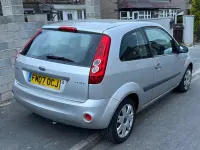 Begagnad Ford Fiesta Style 75 HK (55 kW) 2007 Silver Halvkombi