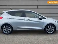 Usado Ford Fiesta Zetec 2017 Plateado Utilitario