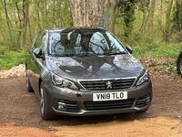 Usado Peugeot 308 Allure 130 HP (95 kW) 2018 Cinzento Citadino