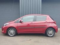 Used Toyota Yaris 99 HP (72 kW) 2017 Red Hatchback