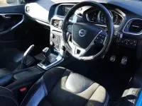 Used Volvo V40 R-Design 122 HP (89 kW) 2016 Blue Hatchback