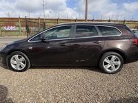 Used Vauxhall Astra SRi 165 HP (121 kW) 2013 Brown Estate