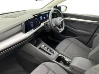 Używany VW Golf VIII Life 147 KM (108 kW) 2023 Niebieski Hatchback