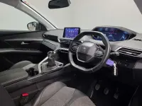 Usado Peugeot 5008 Allure 130 HP (95 kW) 2019 Azul SUV