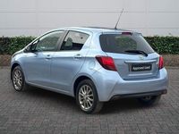 Used Toyota Yaris 99 HP (72 kW) 2016 Blue Hatchback