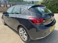 Second-hand Vauxhall Astra SRi 115 CP (84 kW) 2014 Negru Hatchback