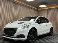 Used Peugeot 208 GTi by Peugeot Sport 208 HP (152 kW) 2016 White Hatchback