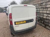 Used Vauxhall Combo 89 HP (65 kW) 2015 White Van
