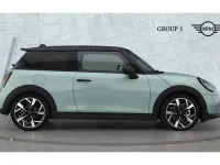 Usado Mini Cooper Exclusive 150 kW (204 HP) 2025 Verde Citadino