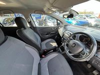 Used Renault Captur Dynamique 90 HP (66 kW) 2017 Silver SUV
