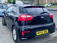 Używany Kia Rio 84 KM (61 kW) 2016 Czarny Hatchback