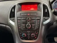 Second-hand Vauxhall Astra 115 CP (84 kW) 2013 Argintiu Hatchback