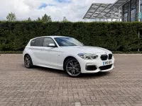 Begagnad BMW M135 326 HK (239 kW) 2016 Vit Halvkombi