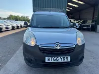 Używany Vauxhall Combo S 95 KM (69 kW) 2017 Srebrny Minivan