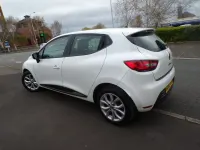 Used Renault Clio Dynamique 75 HP (55 kW) 2017 White Hatchback