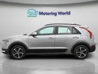 Gebraucht Kia Niro 139 PS (102 kW) 2023 Grau SUV