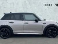 Begagnad Mini Cooper Hatch 136 HK (100 kW) 2024 Grå Halvkombi