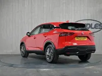 Used Nissan Qashqai Acenta Premium 140 HP (102 kW) 2022 Red SUV