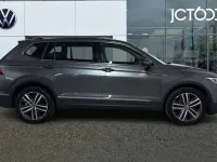 Gebraucht VW Tiguan Allspace Elegance 150 PS (110 kW) 2023 Grau SUV