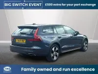Used Volvo V60 CC Plus 250 HP (183 kW) 2019 Blue Estate