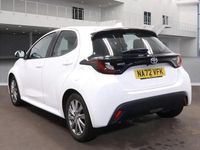 Used Toyota Yaris Hybrid 116 HP (85 kW) 2022 White Hatchback