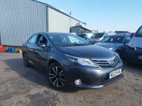 Usado Toyota Avensis 147 HP (108 kW) 2012 Cinzento Sedan