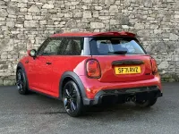 Usado Mini Cooper S Hatch 176 CV (129 kW) 2021 Rojo Utilitario