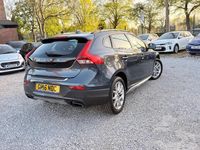 Begagnad Volvo V40 Pro 2016 Blå Halvkombi