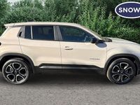 Usado Jeep Avenger Summit 101 HP (74 kW) 2025 Bege SUV