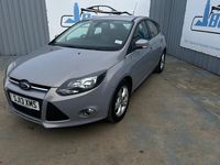 Begagnad Ford Focus Zetec 2013 Silver Halvkombi