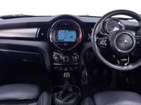 Used Mini Cooper Exclusive 134 HP (98 kW) 2019 Red Hatchback