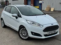 Używany Ford Fiesta Titanium 2013 Biały Hatchback