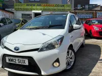 Used Toyota Yaris 101 HP (74 kW) 2012 White Hatchback