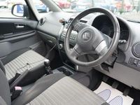 Used Suzuki SX4 SZ4 120 HP (88 kW) 2013 White SUV