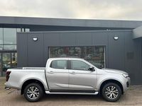 New Isuzu D-Max 163 HP (119 kW) 2025 Mercury silver Pickup