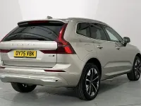 Używany Volvo XC60 Ultra 247 KM (181 kW) 2025 Złoty SUV