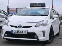 Used Toyota Prius T3 2015 White Hatchback