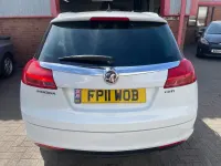 Used Vauxhall Insignia SRi 160 HP (117 kW) 2011 White Estate