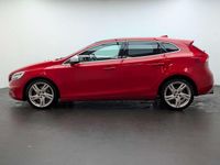 Begagnad Volvo V40 R-Design Pro 152 HK (111 kW) 2017 Röd Halvkombi
